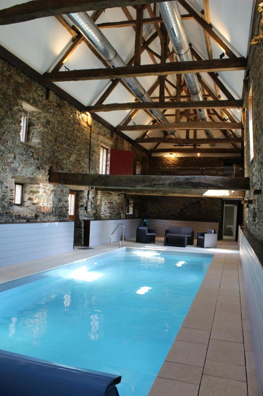 Le Manoir De La Vieille Douve Bed and Breakfast Bourg-d'Ire Esterno foto